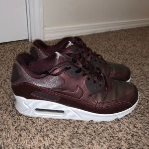 Women’s Nike Airmax shoes